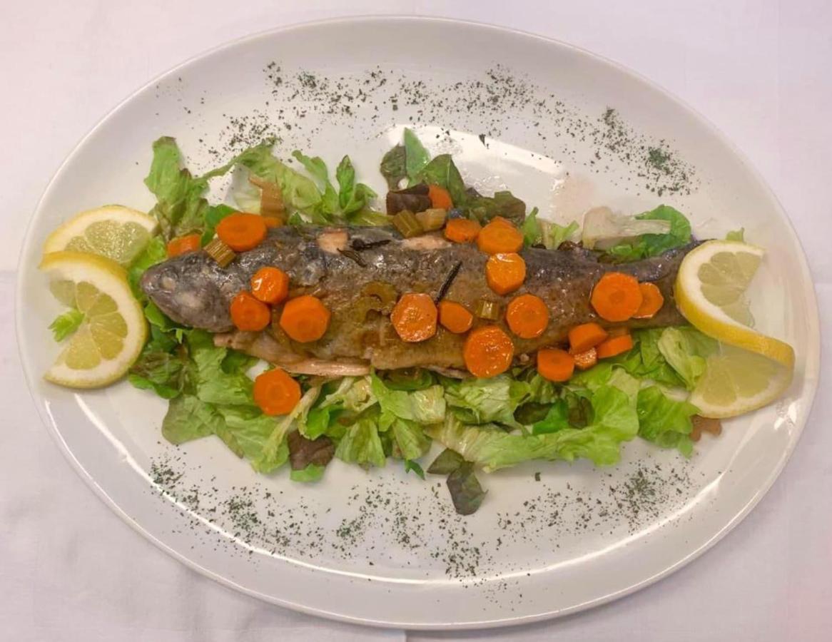 Ristorante Della Stazione Hotel Tegna Buitenkant foto